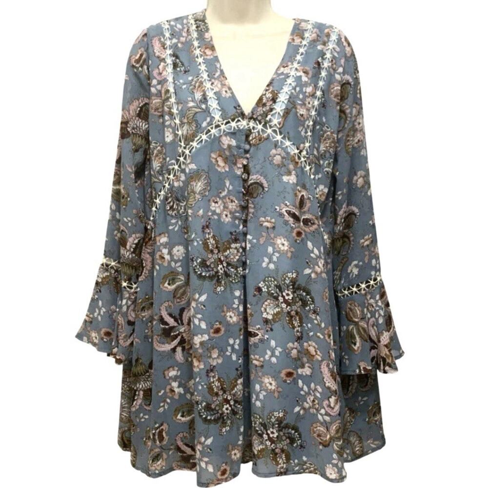 Entro Womens Sz M Tunic Blouse Blue Floral Crochet Trim Bell Sleeve Button Front